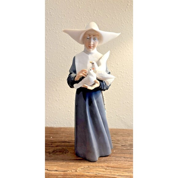 ALGORA Nun and Doves Made in Spain Figurine Used - Picture 2 of 14